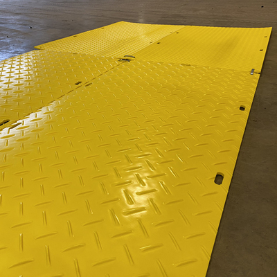 4X8 HDPE van het voeten Draagbare Slijtvaste Plastic Blad Tijdelijke Toegangswegmatten