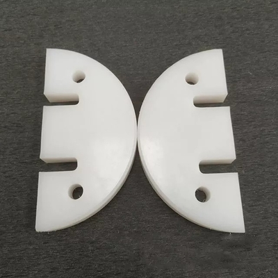 CNC Plastic Delenketen van de de Belemmeringstransportband van de Transportband Glad Schraper Rond de Vluchtenstootkussen