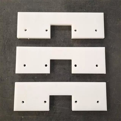 De plastic Machinaal bewerkte Delen UHMWPE Vluchten van de Belemmeringstransportband vullen Gladde Schraper op