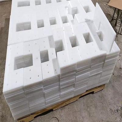De plastic Machinaal bewerkte Delen UHMWPE Vluchten van de Belemmeringstransportband vullen Gladde Schraper op