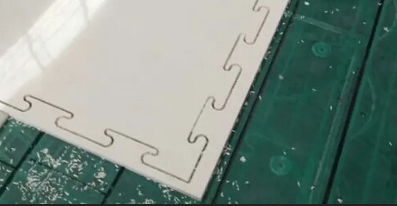 Home Rink 15-25mm Dikte Interlocking Connection PE plaat Synthetische ijsbaan Voor doelwachters